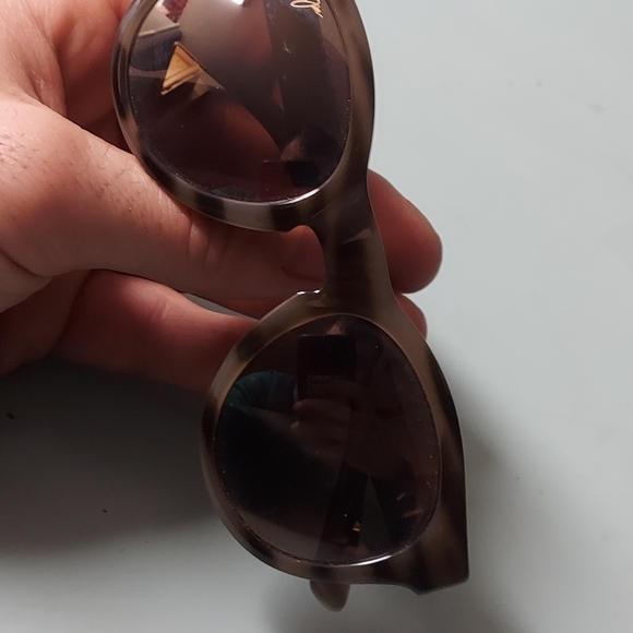 Maui Jim Glasses - Picture 3 of 7